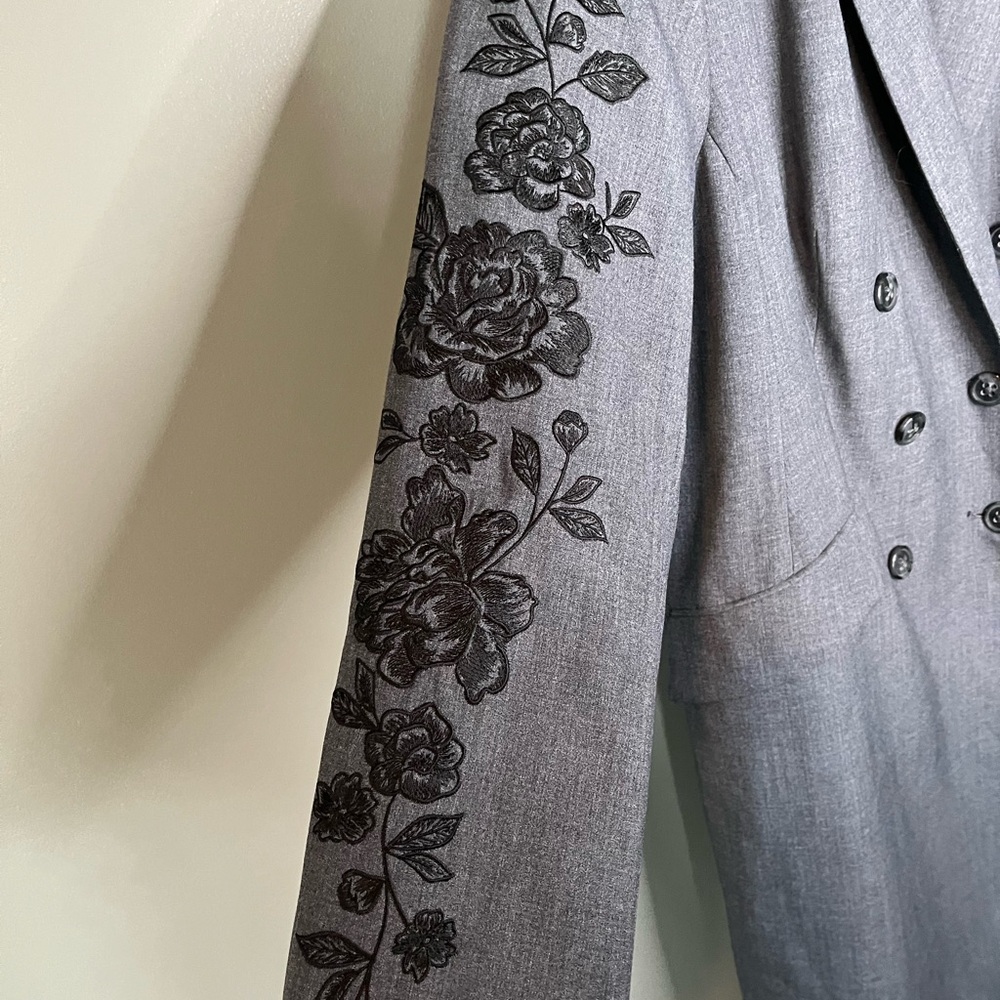 SOLD NWT Calvin Klein Longline Blazer / Suit Dress Floral Embroidered Sleeve - Picture 8 of 13